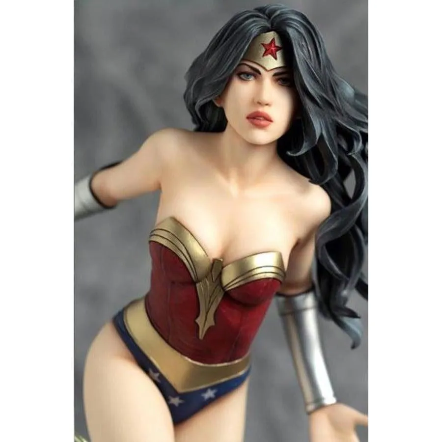 Yamato Fantasy Figure Gallery: DC Comics Wonder Woman Statue by Luis Royo - Collectors Edition