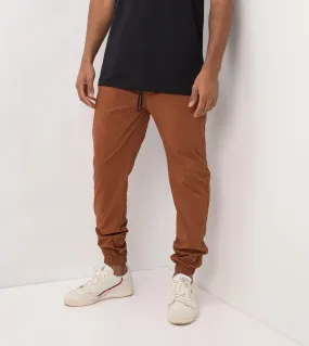 Jumpshot Jogger Dark Bronze