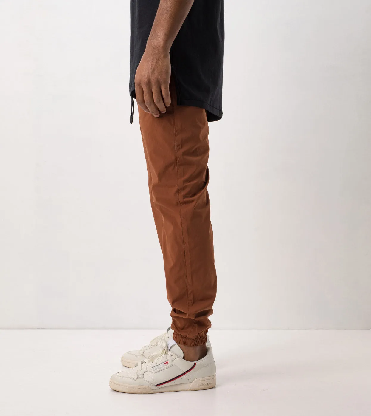 Jumpshot Jogger Dark Bronze