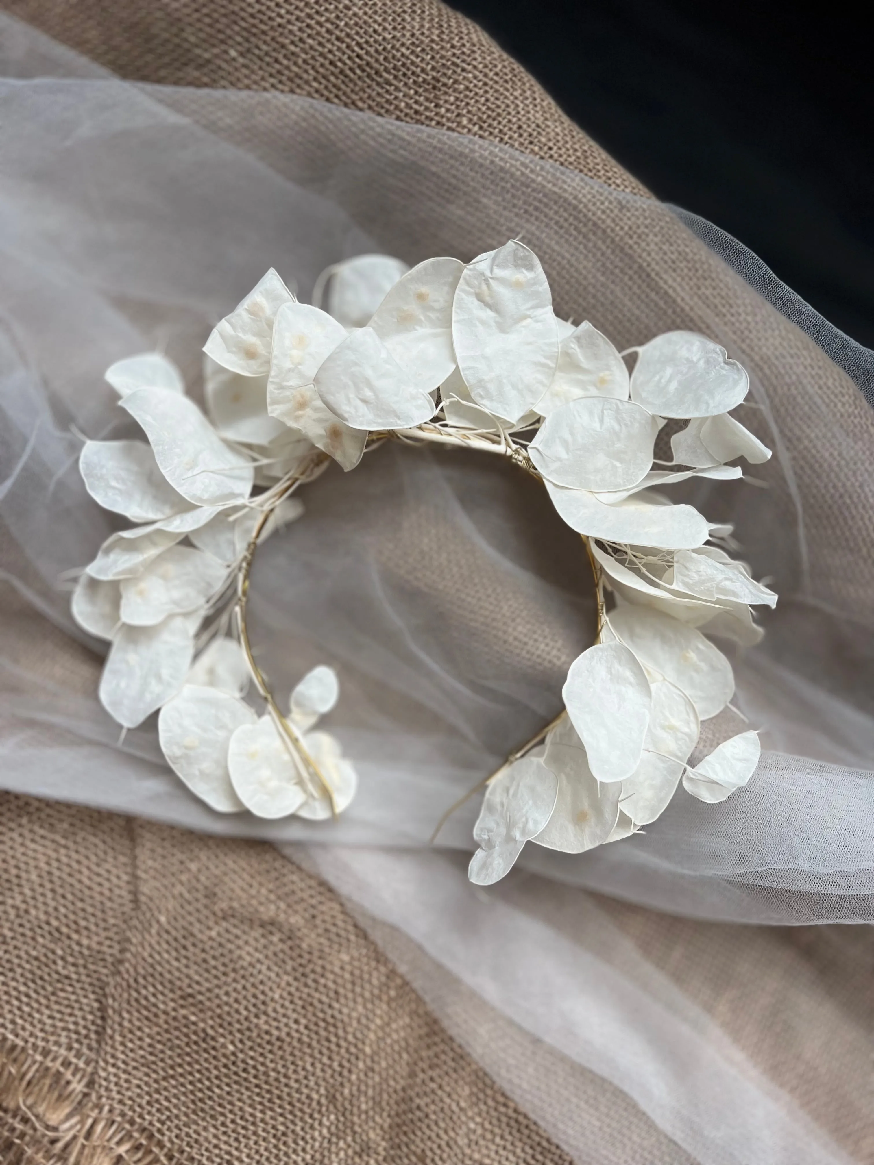 Preserved Lunaria Headpiece, Dried Lunaria Bridal Headdress, White Floral Tiara for Brides, Unique Bridal Hair Accessories in Ivory