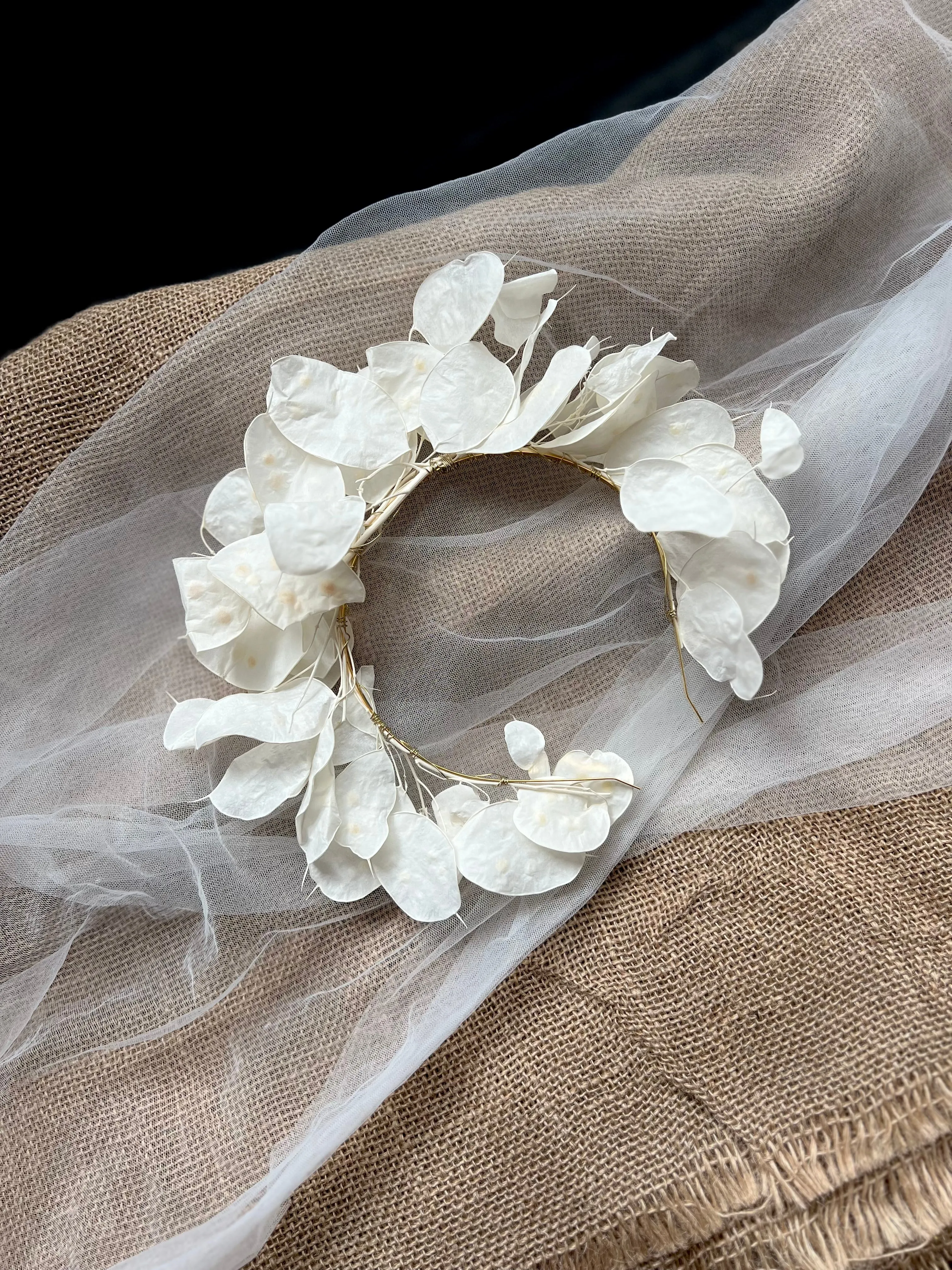 Preserved Lunaria Headpiece, Dried Lunaria Bridal Headdress, White Floral Tiara for Brides, Unique Bridal Hair Accessories in Ivory