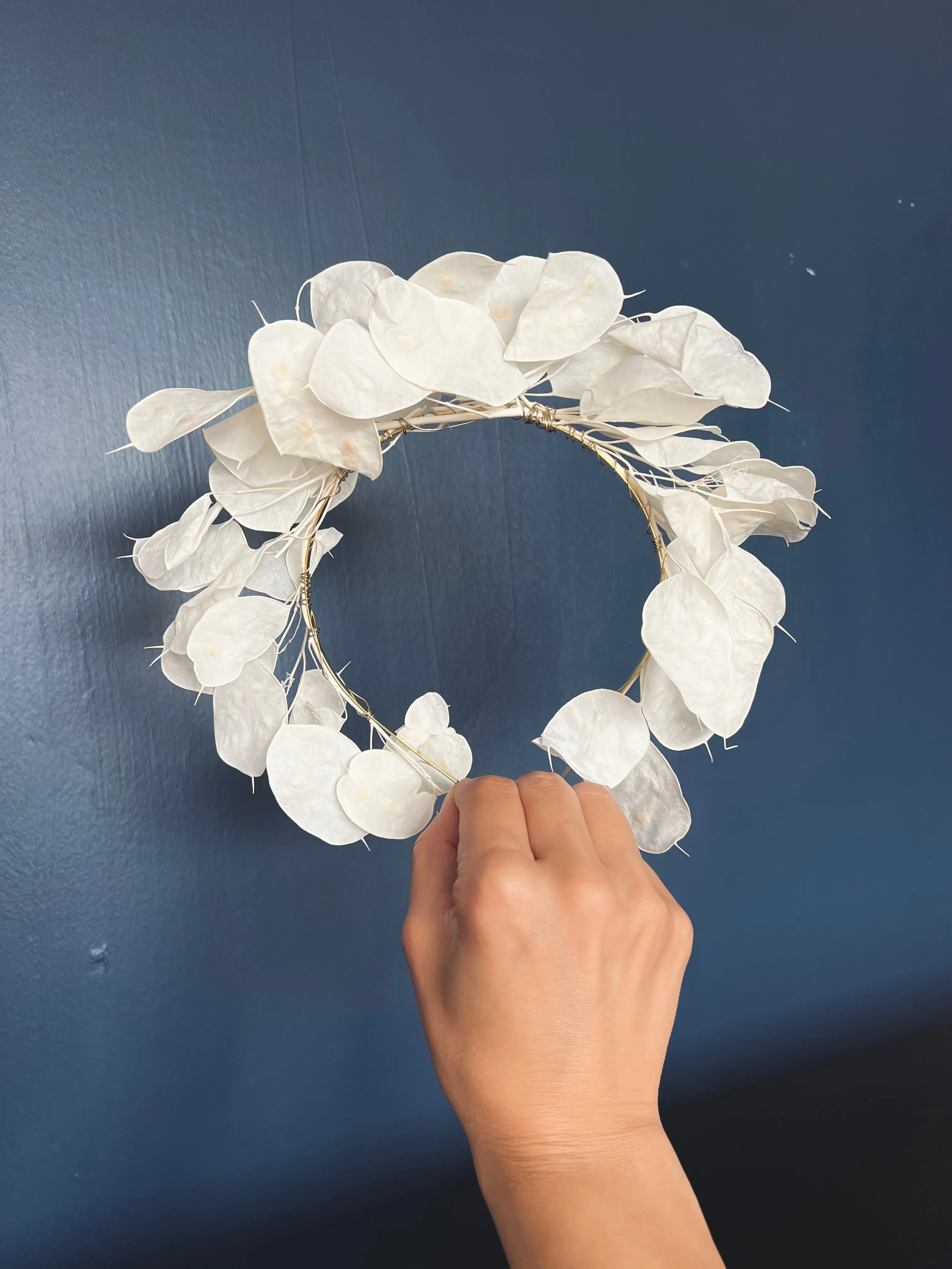 Preserved Lunaria Headpiece, Dried Lunaria Bridal Headdress, White Floral Tiara for Brides, Unique Bridal Hair Accessories in Ivory