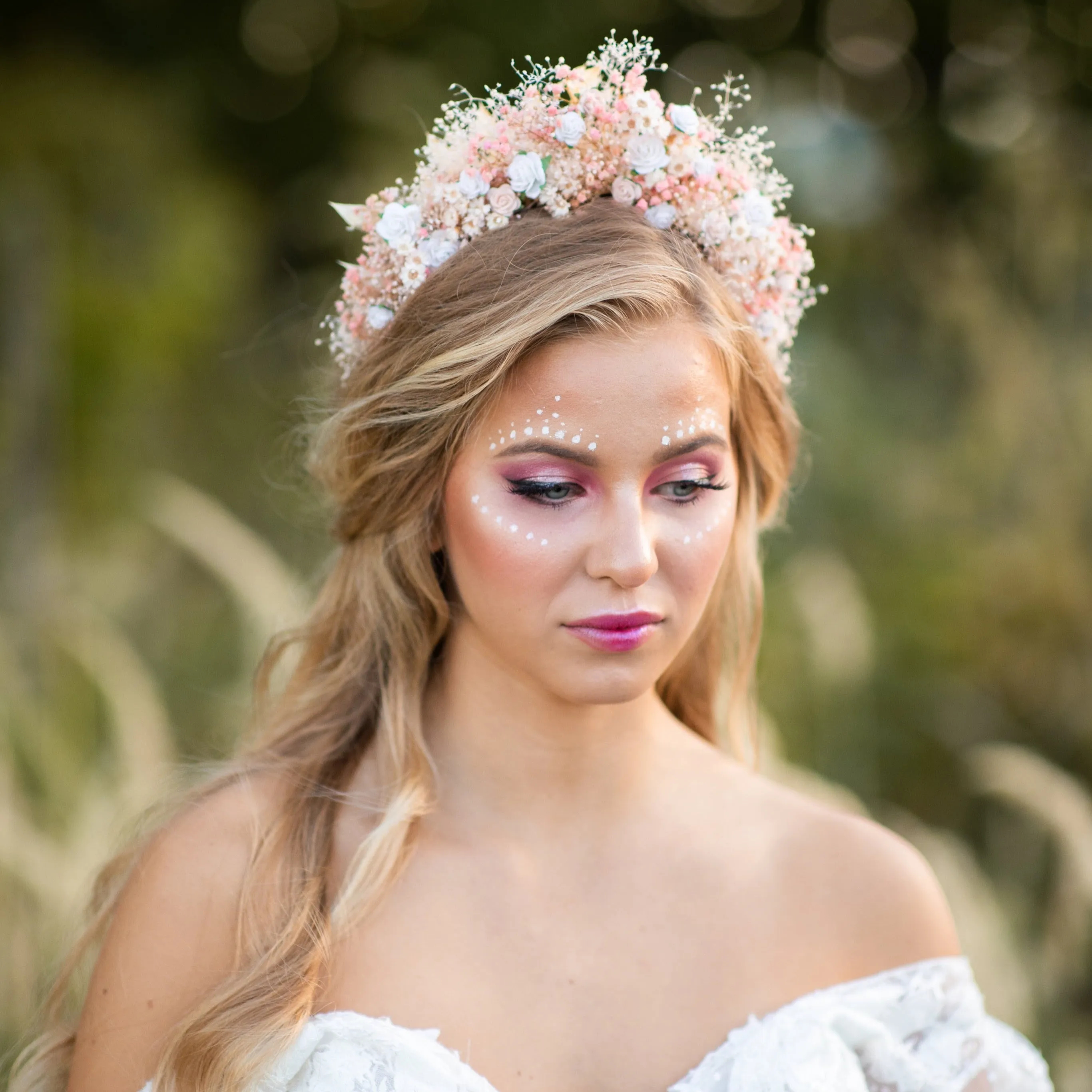 Romantic flower hair crown Bridal headband with roses Dried flowers headpiece for bride Peach Blush baby's breath Hair flower tiara Magaela