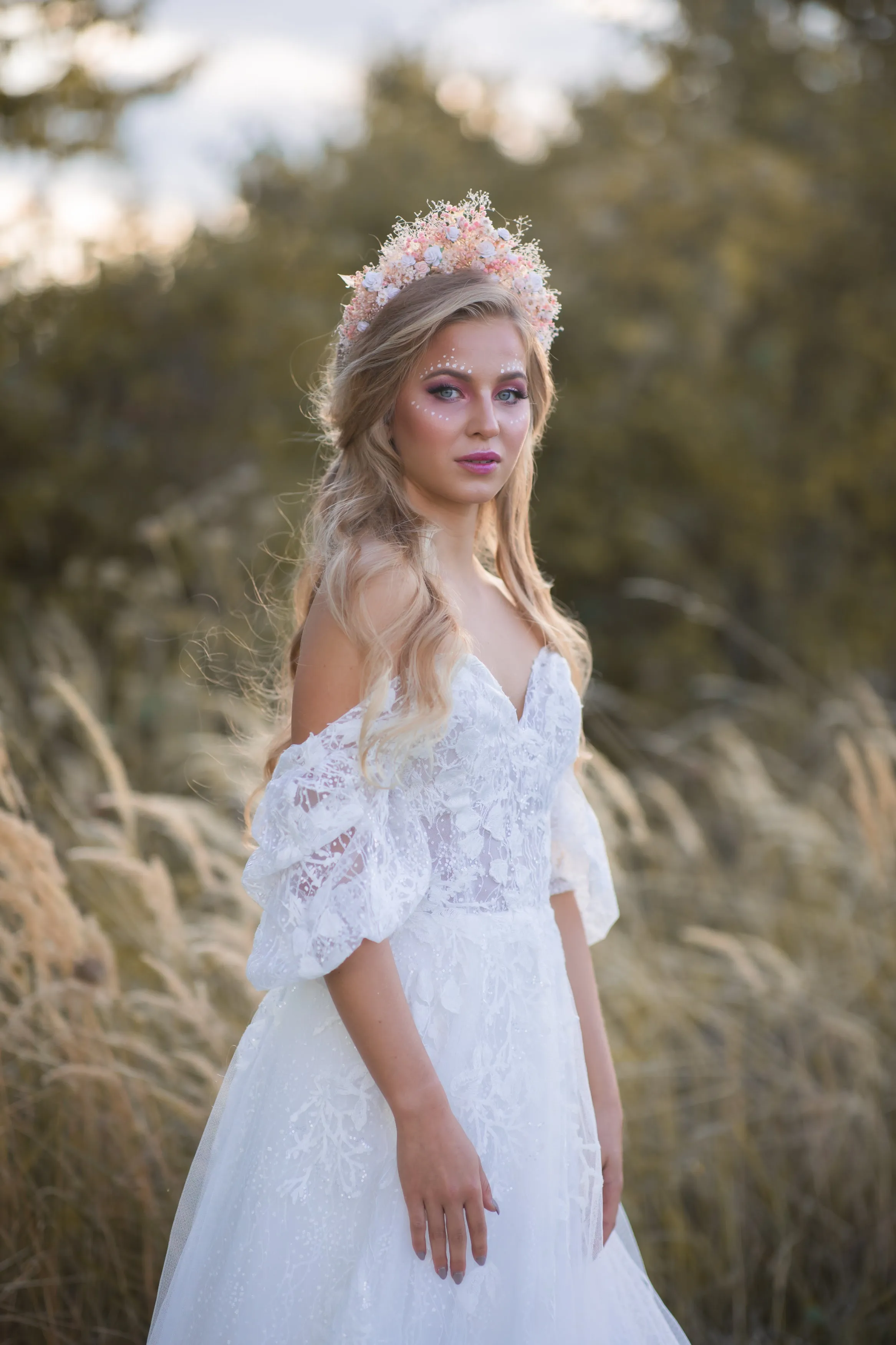 Romantic flower hair crown Bridal headband with roses Dried flowers headpiece for bride Peach Blush baby's breath Hair flower tiara Magaela