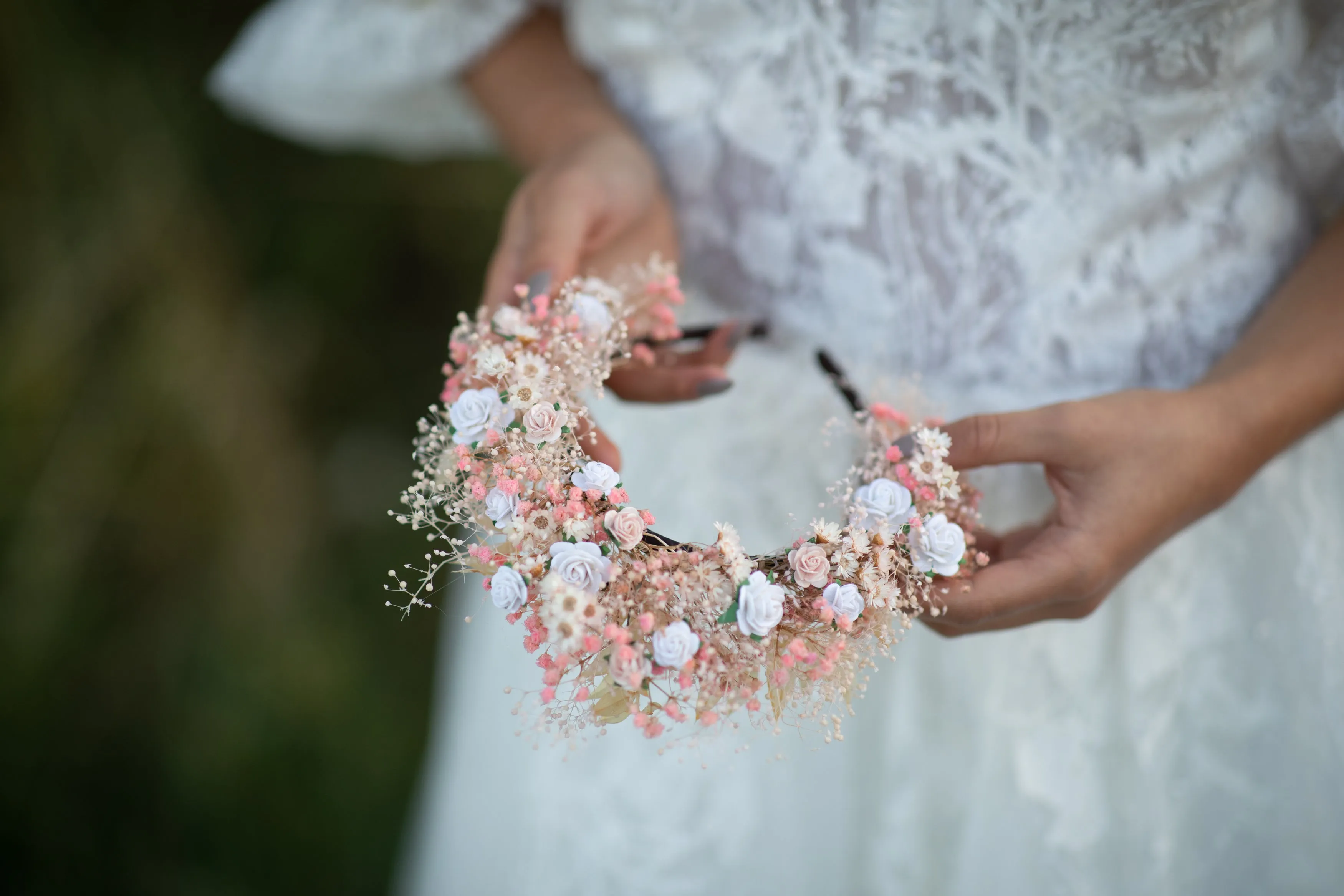 Romantic flower hair crown Bridal headband with roses Dried flowers headpiece for bride Peach Blush baby's breath Hair flower tiara Magaela