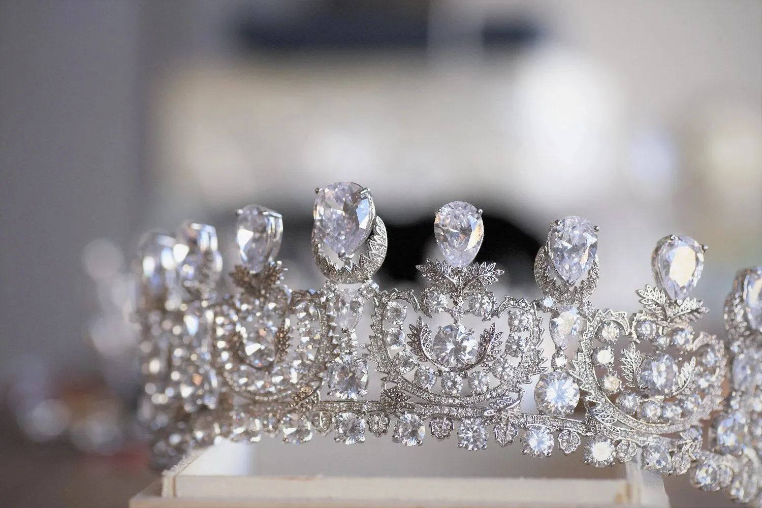 T147. luxury royal rhinestone crown, tiara for wedding