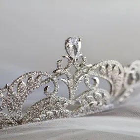 T165. royal wedding bridal tiara rhinestone crown