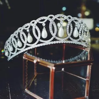 T176. The Grand Duchess Vladimir Tiara Replica, made with rhinestone and pearls.